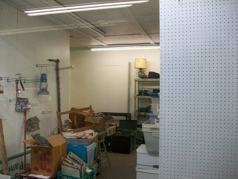 More Photos Of 124 Bushnell Plz, Bushnell Storefront Retail Office For Sale