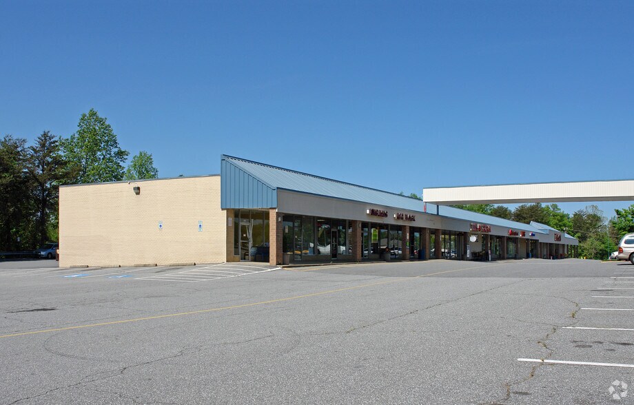 More Photos Of 527-573 US 70 Hwy SW, Hickory Storefront For Lease