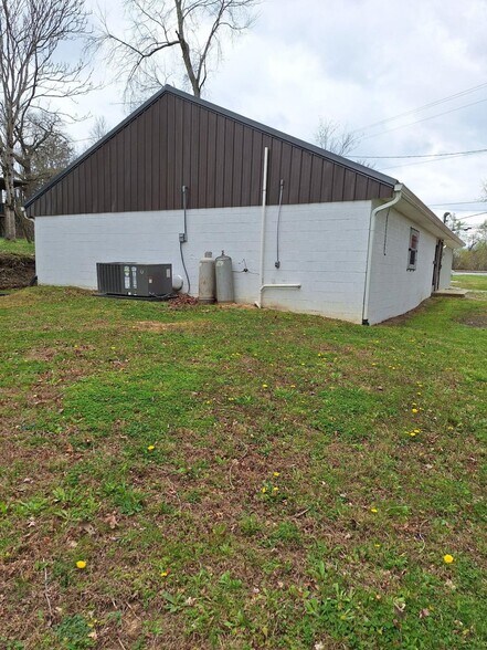 More Photos Of 515 Southern Hwy, Pine Knot Mixed Retail For Sale