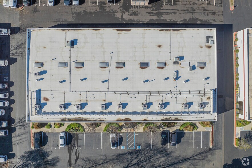 More Photos Of 1043 Serpentine Ln, Pleasanton Light Manufacturing For Lease