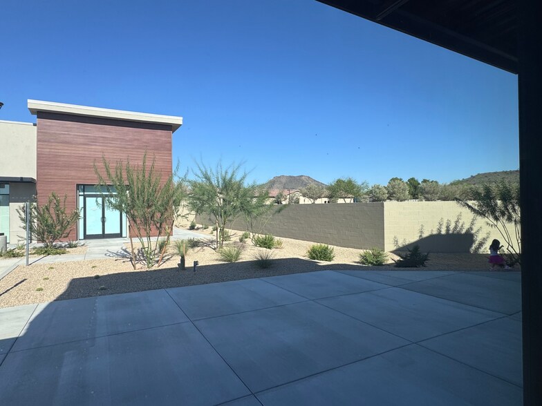More Photos Of 23423 N 67th Ave, Glendale Storefront Retail Office For Lease