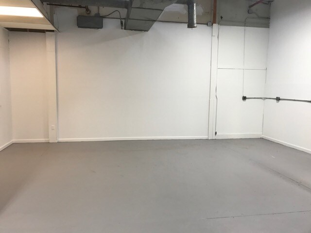 More Photos Of 17-19 Hayward St, Ipswich Manufacturing For Lease