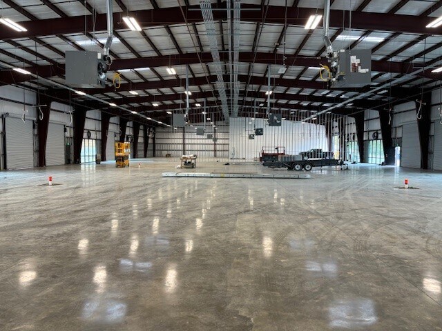 More Photos Of 7520 Counts Massie Rd, North Little Rock Distribution For Lease