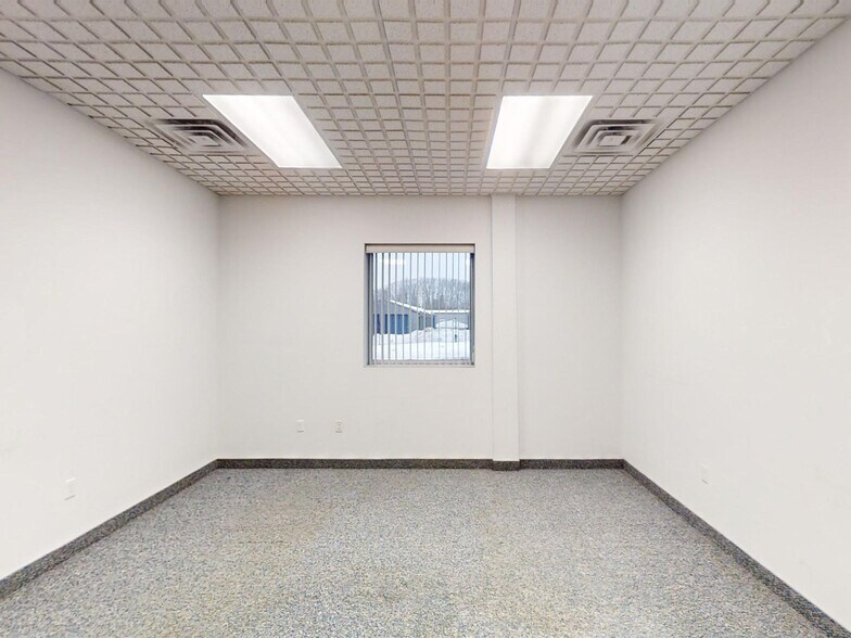 More Photos Of 4805-4809 Atlantic Ave, Erie Warehouse For Lease