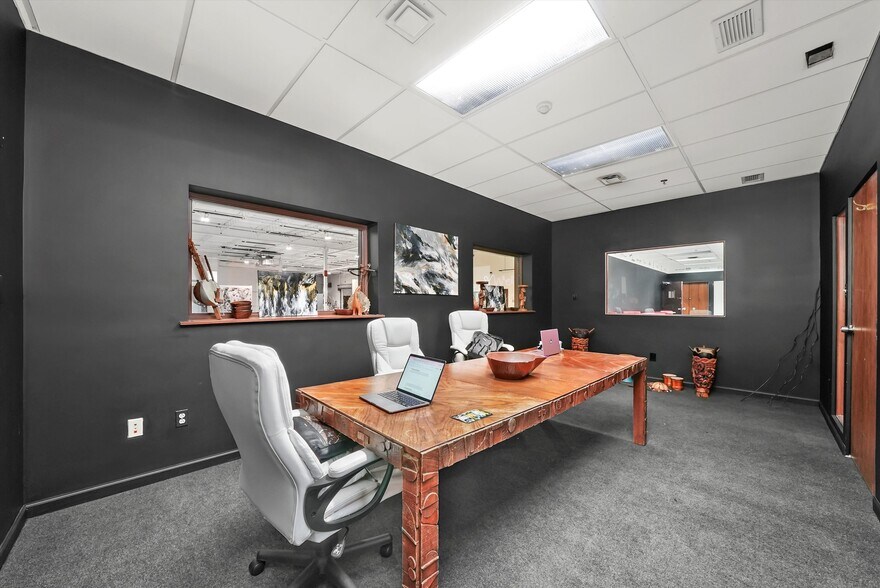 More Photos Of 4025-4039 S Western Blvd, Chicago Warehouse For Lease