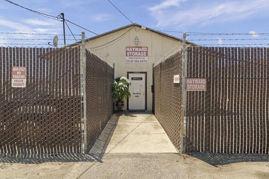 More Photos Of 29480 Pacific St, Hayward Self Storage For Sale