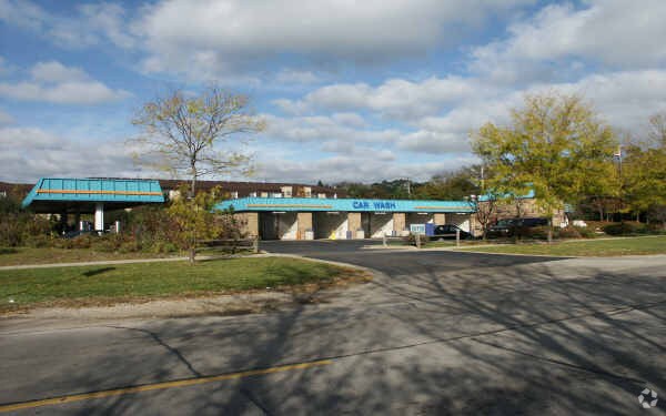 More Photos Of 800 N River Rd, Mount Prospect Specialty For Sale