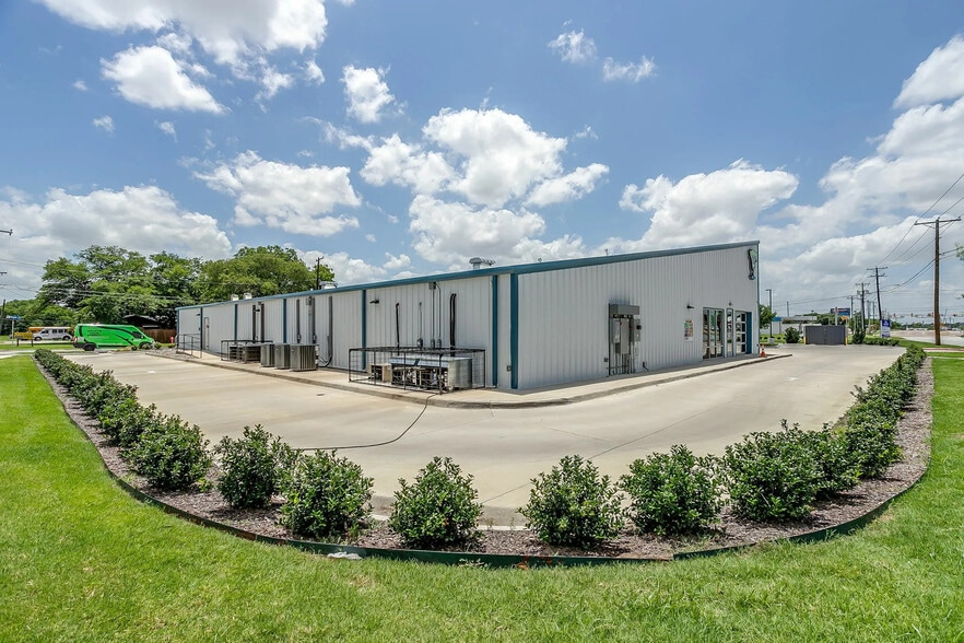 More Photos Of 5624 Watauga Rd, Watauga General Retail For Sale