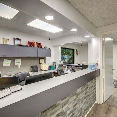More Photos Of 737 Irby Ln, Irving Medical For Sale