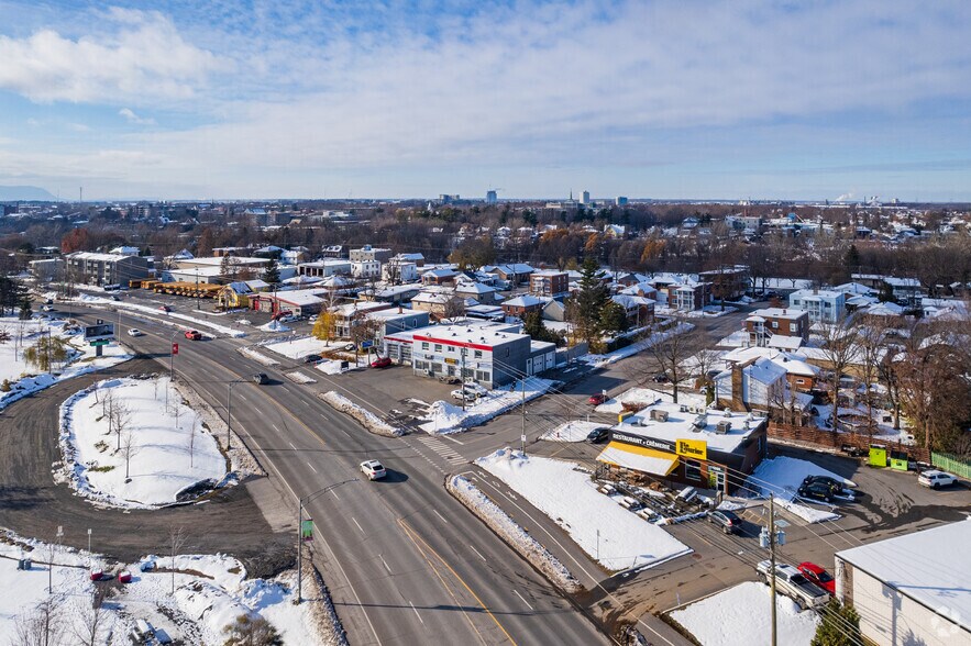 More Photos Of 1280 Boul Laurier E, Saint-Hyacinthe Light Distribution For Lease