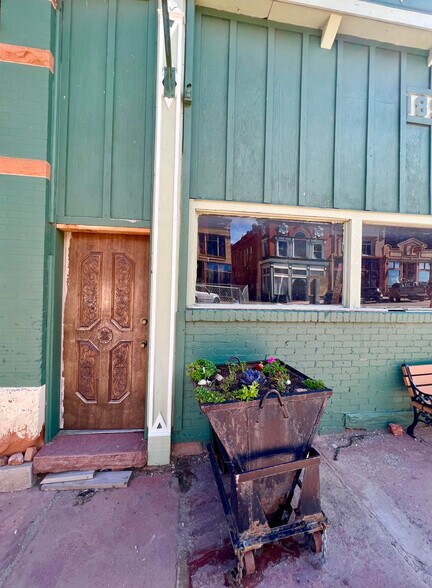 More Photos Of 308 Victor, Victor General Retail For Sale