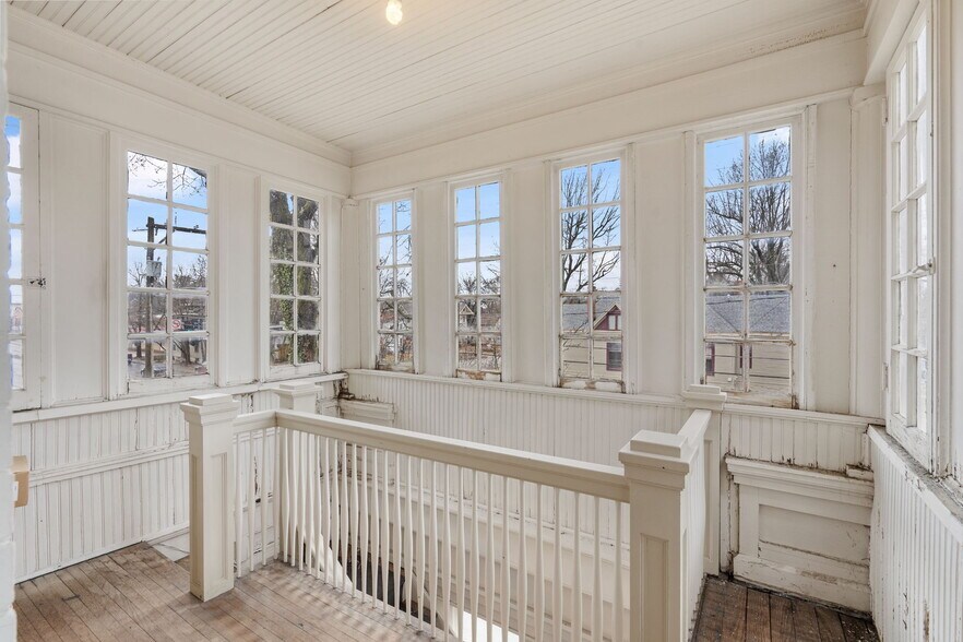 More Photos Of 1201 E Walnut St, Springfield Loft Creative Space For Sale