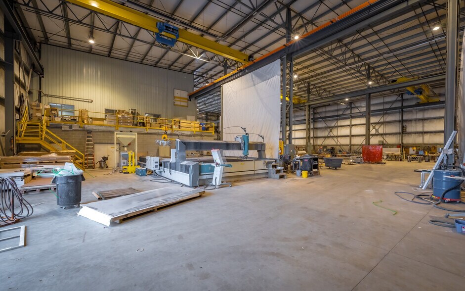 More Photos Of 29781 Fraser Hwy, Abbotsford Warehouse For Lease