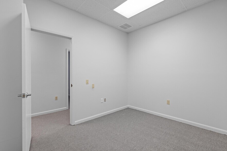 More Photos Of 2339 Sunset Point Rd, Clearwater Medical For Lease