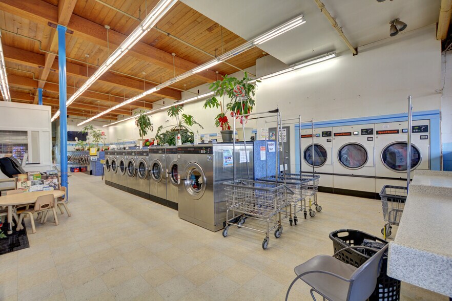 More Photos Of 1048-1052 State Ave, Marysville Storefront For Sale