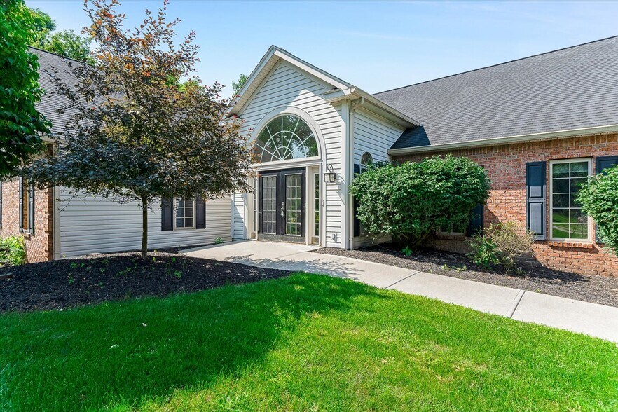 More Photos Of 55 Sullys Trl, Pittsford Office For Lease