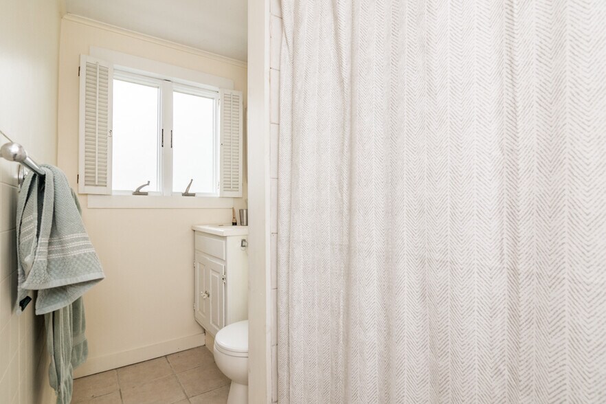 More Photos Of 81 Bridge St, Northampton Multifamily For Sale