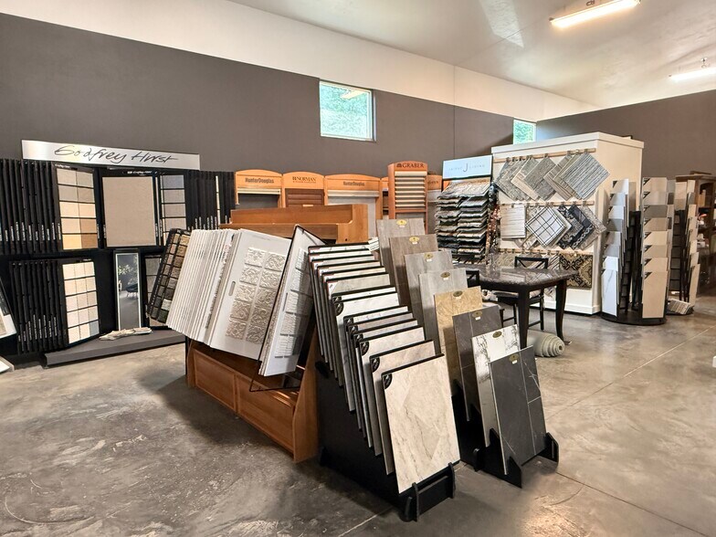 More Photos Of 2477 S Bay Shore Dr, Sister Bay General Retail For Sale
