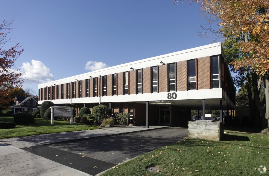 Primary Photo Of 80 Maple Ave, Smithtown Office For Lease