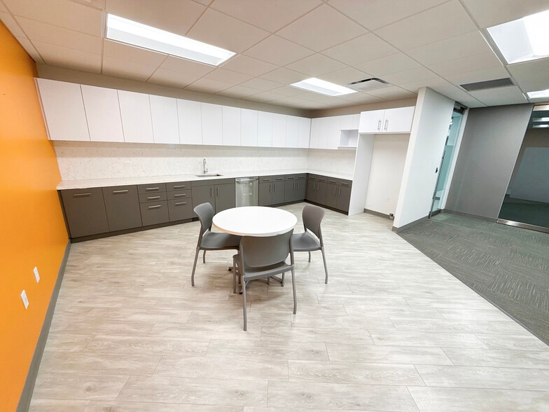 More Photos Of 100 Mill Plain Rd, Danbury Office For Sale