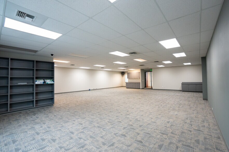 More Photos Of 9632 W Emerald Ave, Boise Showroom For Lease