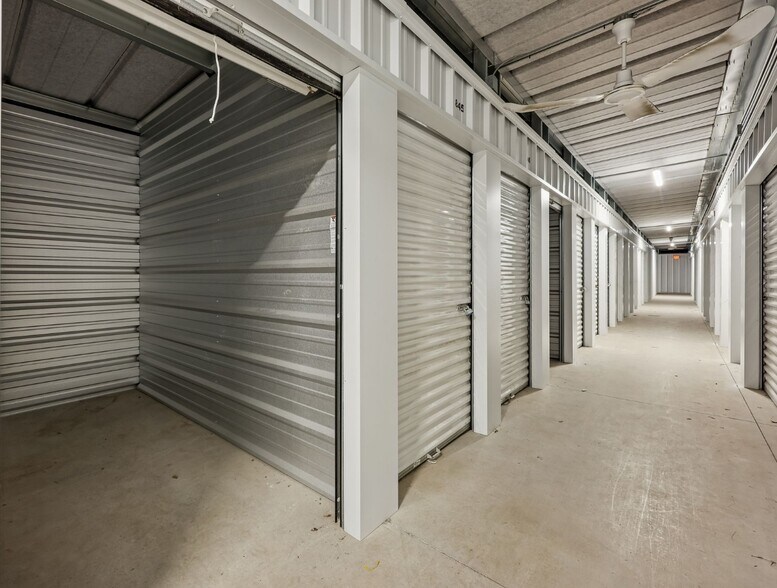 More Photos Of 730 S 29th St, Fort Dodge Self Storage For Sale