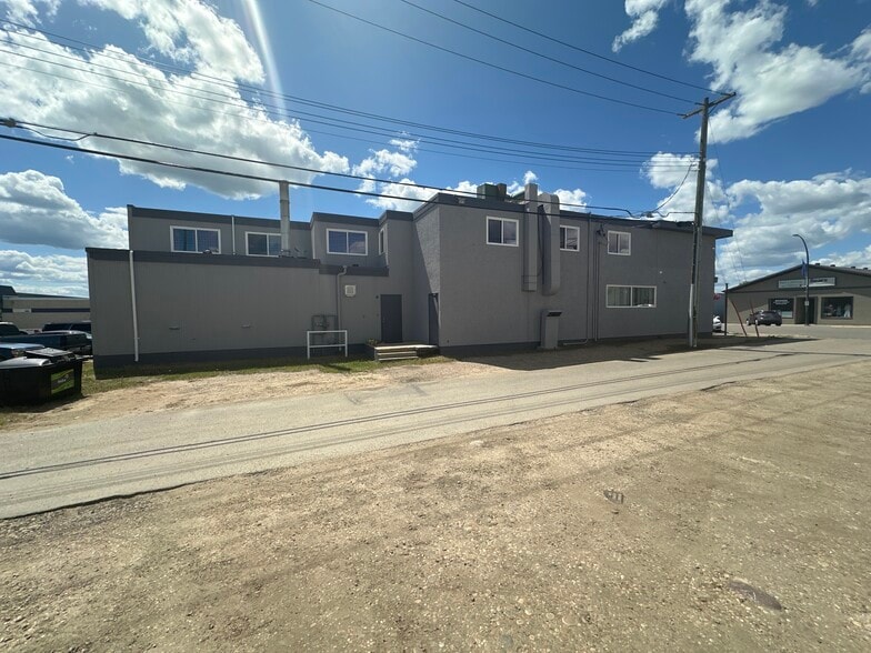 More Photos Of 5011 50 St, Barrhead Hotel For Sale
