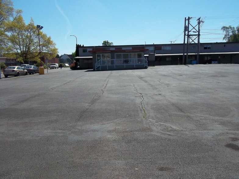 More Photos Of 401 W Main St, Centralia Land For Lease