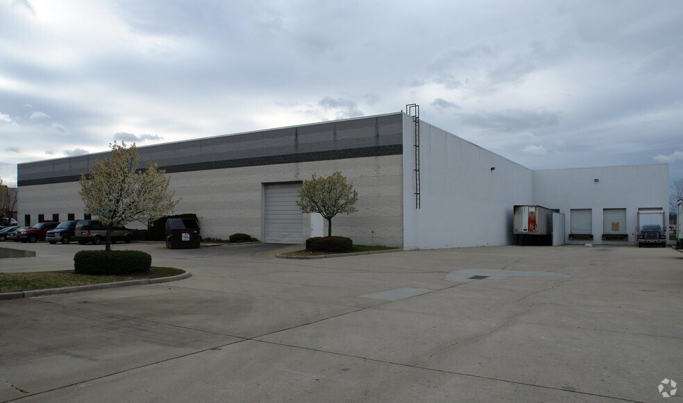 More Photos Of 130 Twinbridge Dr, Pennsauken Warehouse For Lease