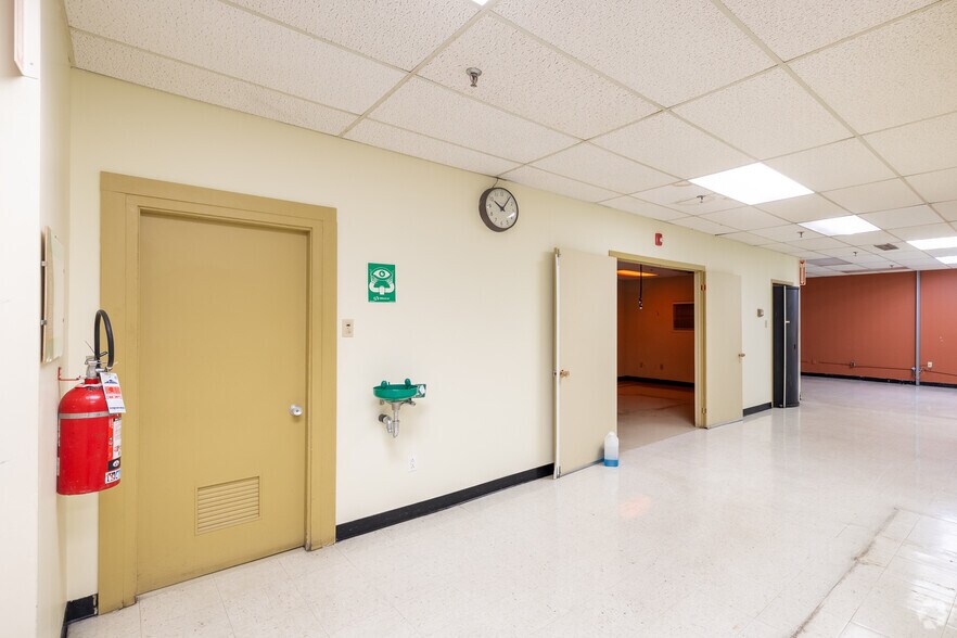 More Photos Of 200 Boul Grand N, Cowansville Warehouse For Sale