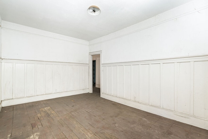 More Photos Of 4712 International Blvd, Oakland Specialty For Sale