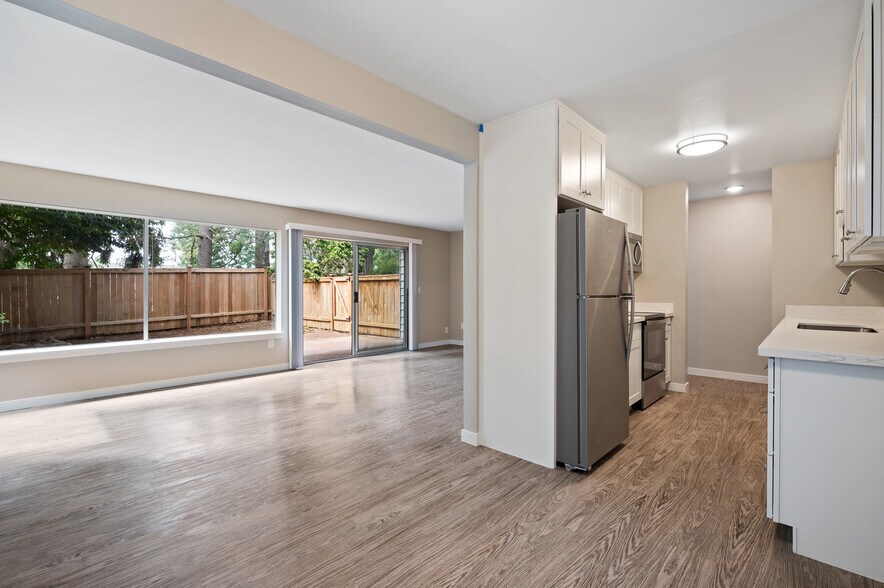 More Photos Of 11521 Greenwood Ave N, Seattle Apartments For Sale