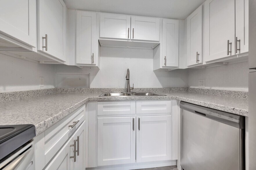 More Photos Of 1815 W Tuckey Ln, Phoenix Apartments For Sale
