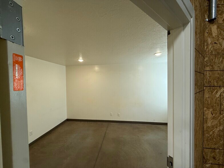 More Photos Of 1900 N 200 E, Spanish Fork Warehouse For Lease