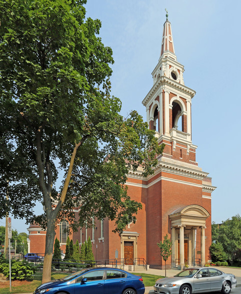 Primary Photo Of 165 Charlton Ave W, Hamilton Religious Facility For Lease