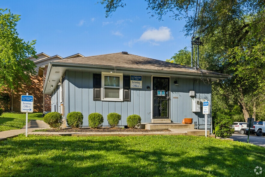 More Photos Of 2045 Cambridge Dr, Lexington Apartments For Sale