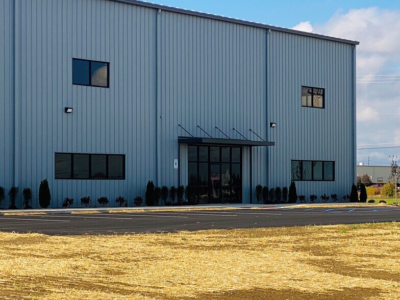 More Photos Of 1820 Baker Drive, Ossian Distribution For Lease