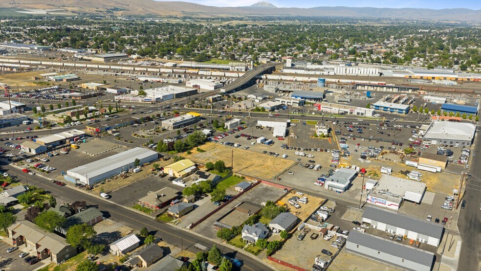 More Photos Of 1214 S 6th St, Yakima Bar For Sale