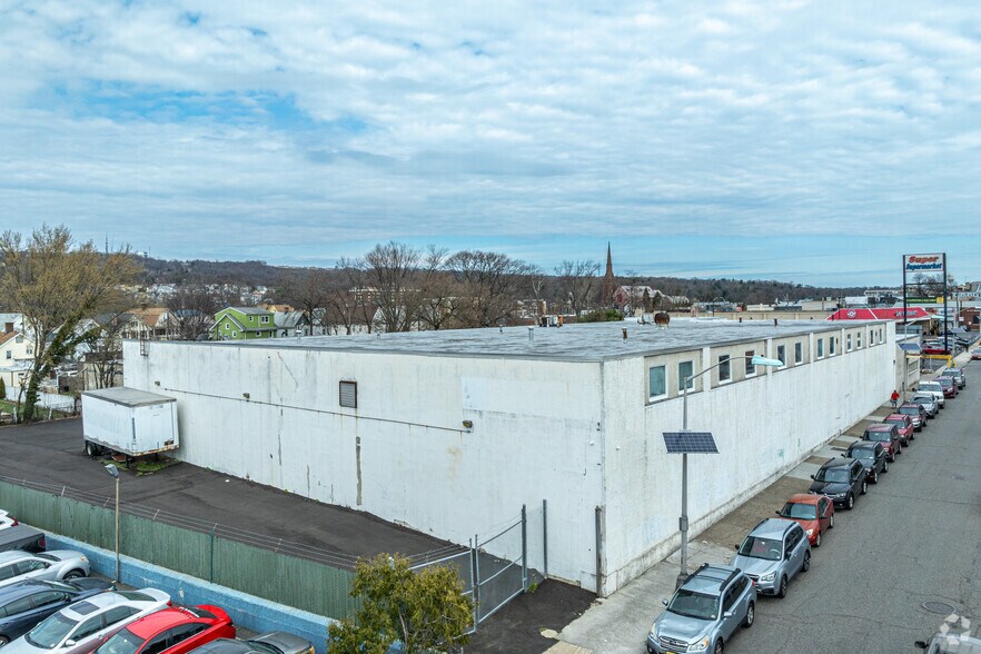 More Photos Of 55 S Jefferson St, Orange Warehouse For Sale