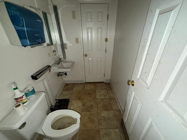 More Photos Of 2924 Marshall Hall Rd, Bryans Road Service For Sale