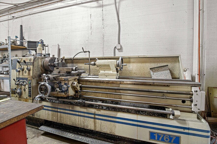 More Photos Of 1031 NE 16th St, Ocala Manufacturing For Sale