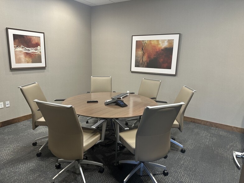 More Photos Of 2700 S Lorraine Pl, Sioux Falls Office For Lease