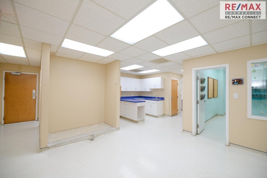 More Photos Of 3440 Hampton Hwy, Yorktown Office For Sale