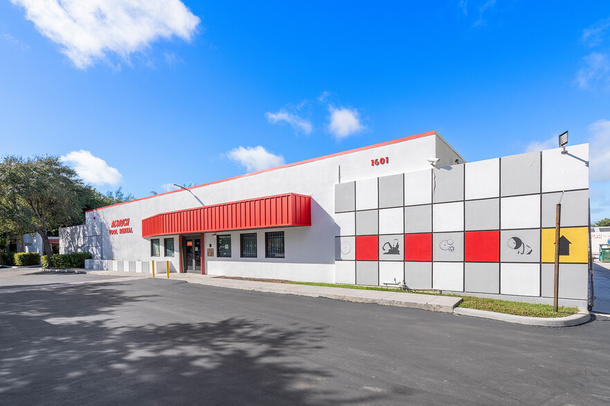 Primary Photo Of 1601 N Congress Ave, West Palm Beach Showroom For Lease