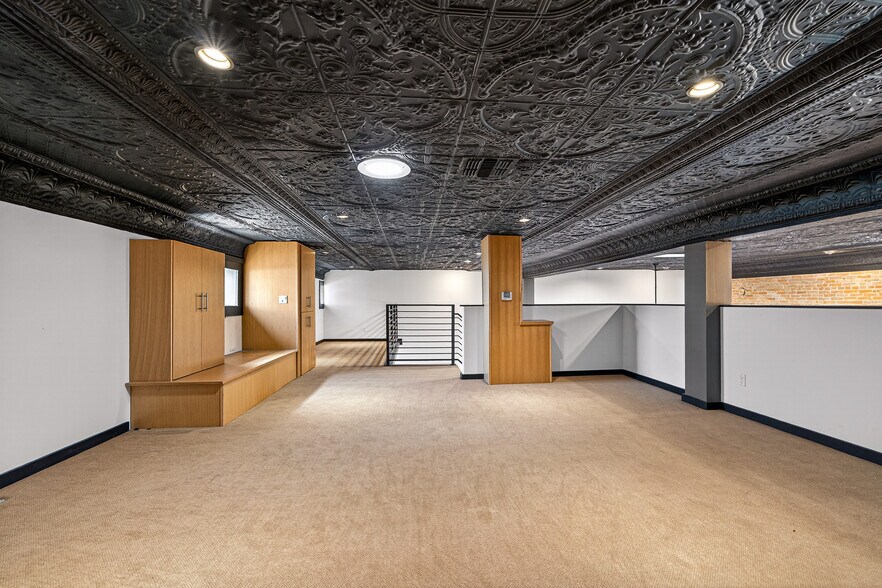 More Photos Of 614 High St, Comfort Storefront Retail Residential For Sale