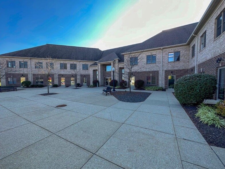 More Photos Of 10412 Allisonville Rd, Fishers Office For Sale