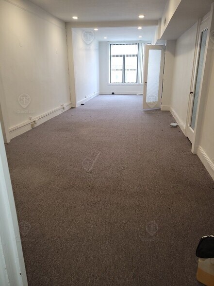 More Photos Of 37-47 82nd St, Flushing Office For Lease