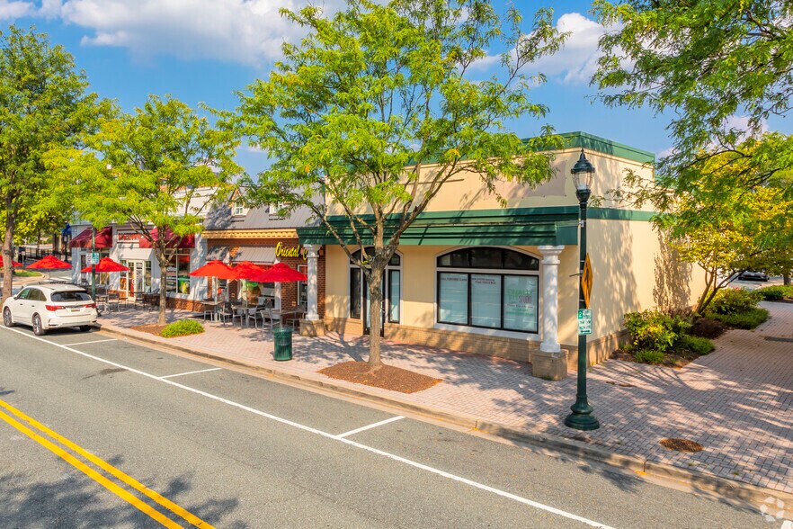 More Photos Of 9700-9761 Traville Gateway Dr, Rockville Unknown For Lease