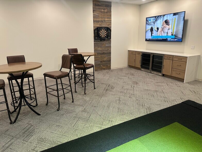 More Photos Of 1600 Stout St, Denver Medical For Lease