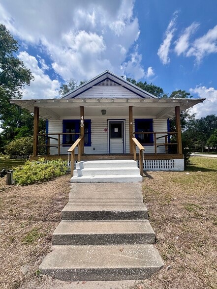 Primary Photo Of 490 N Spring Garden Ave, Deland Freestanding For Sale